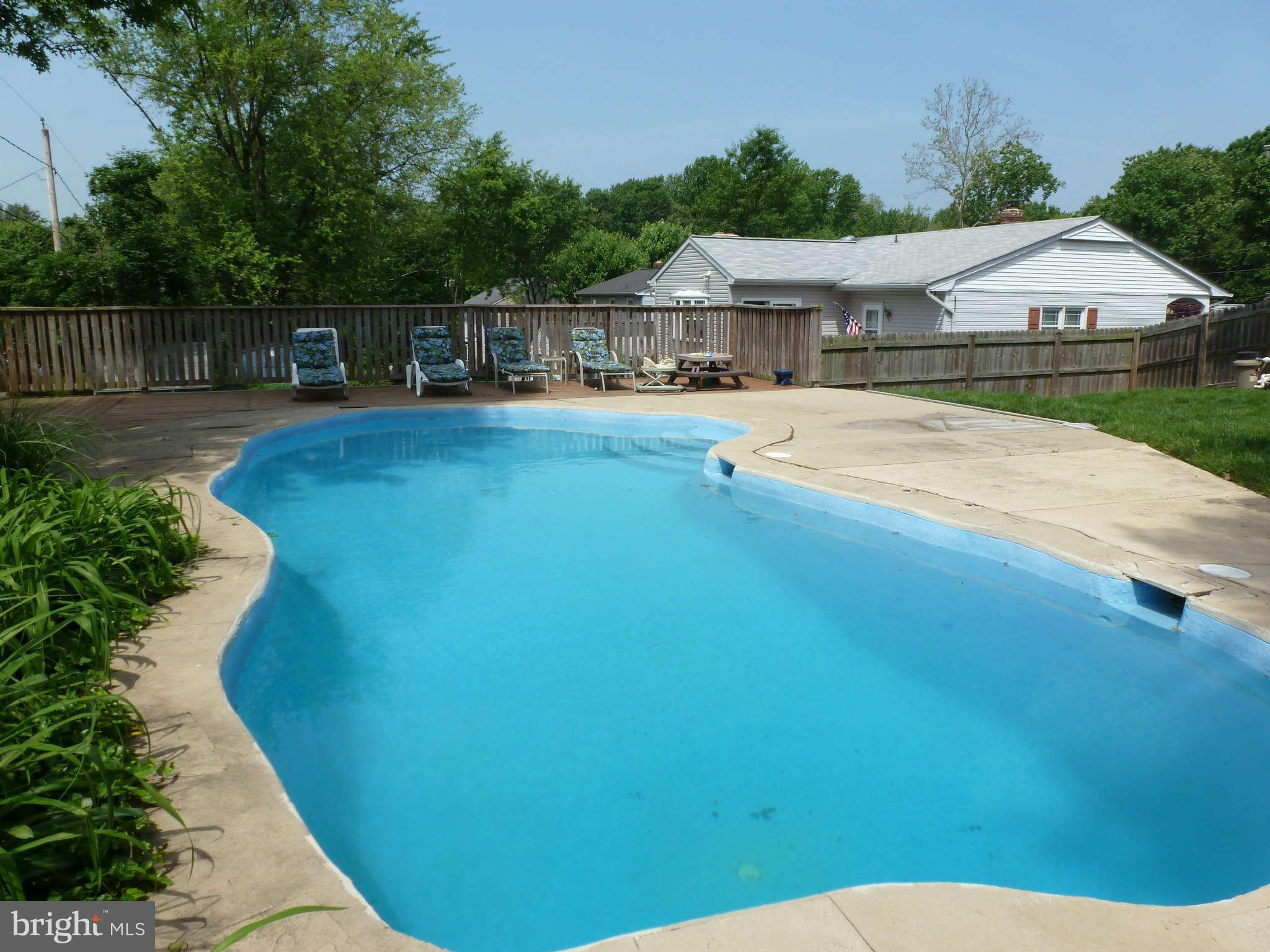 621 Cleveland Road Linthicum Heights, MD 21090 - Photo 30 of 30 In ground pool