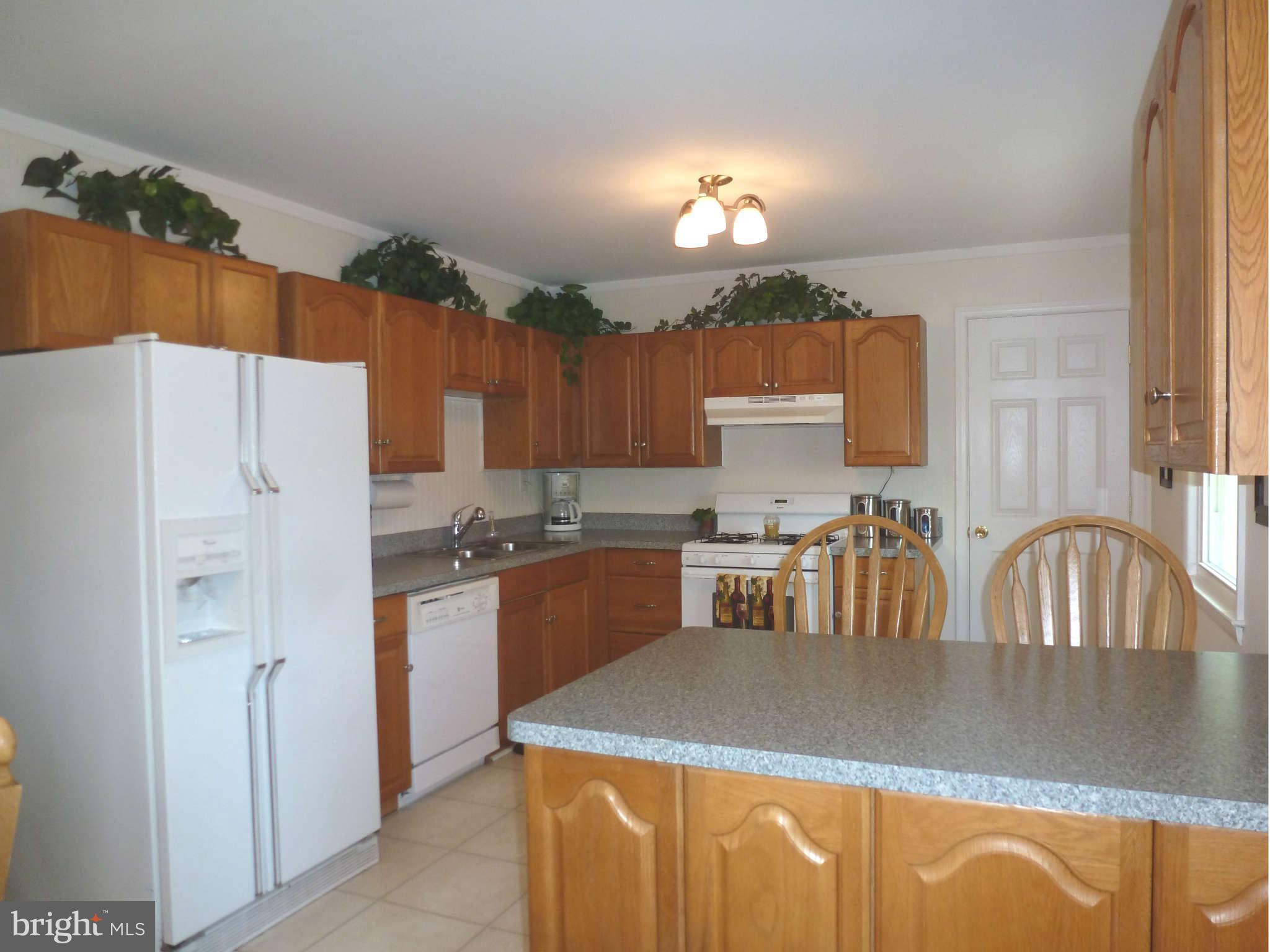 621 Cleveland Road Linthicum Heights, MD 21090 - Photo 5 of 30 Updated Kitchen