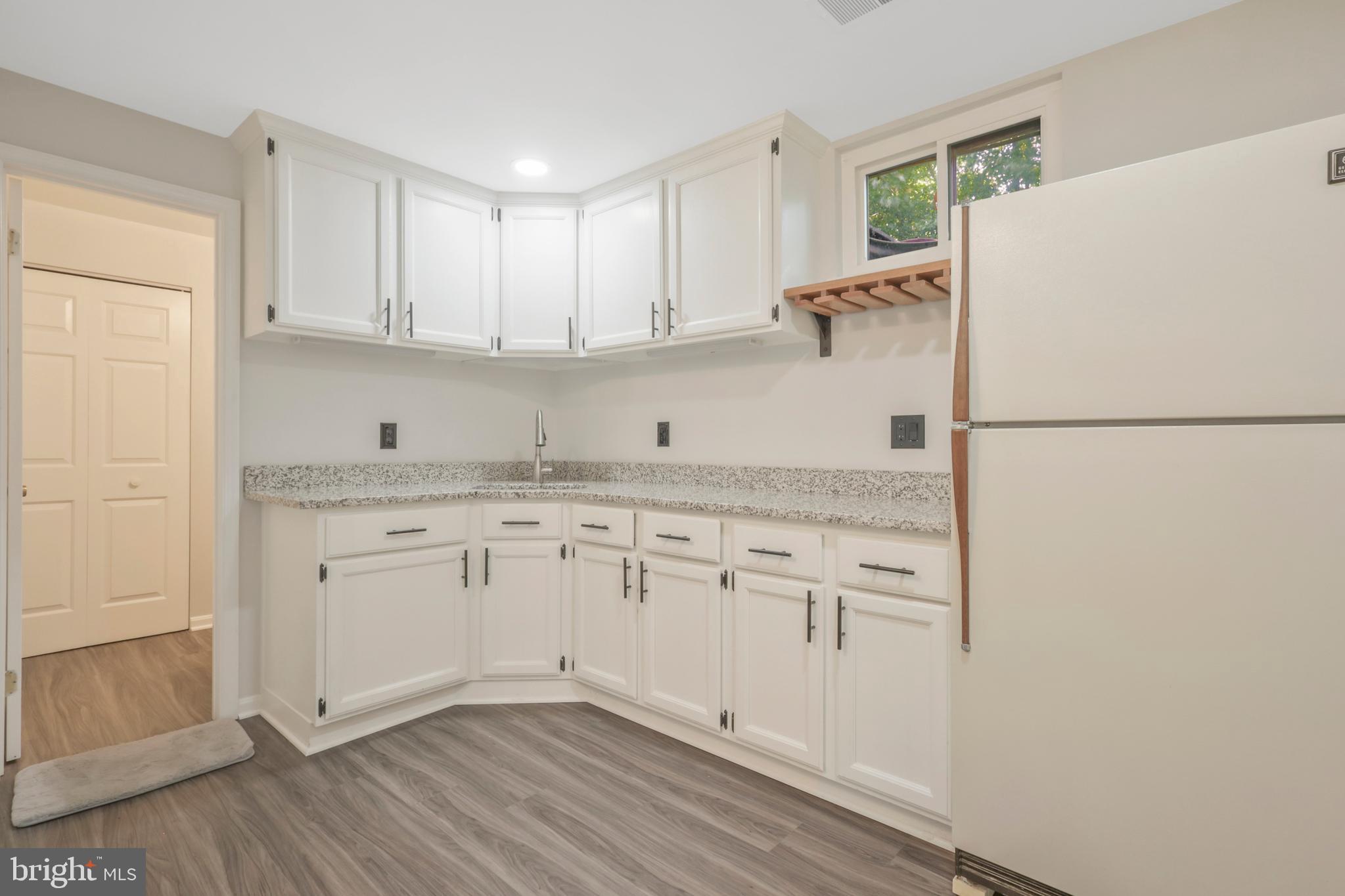 8711 Shadowlake Way Springfield, VA 22153 - Photo 36 of 49 Granite countertops, cabinets & working as-is frig