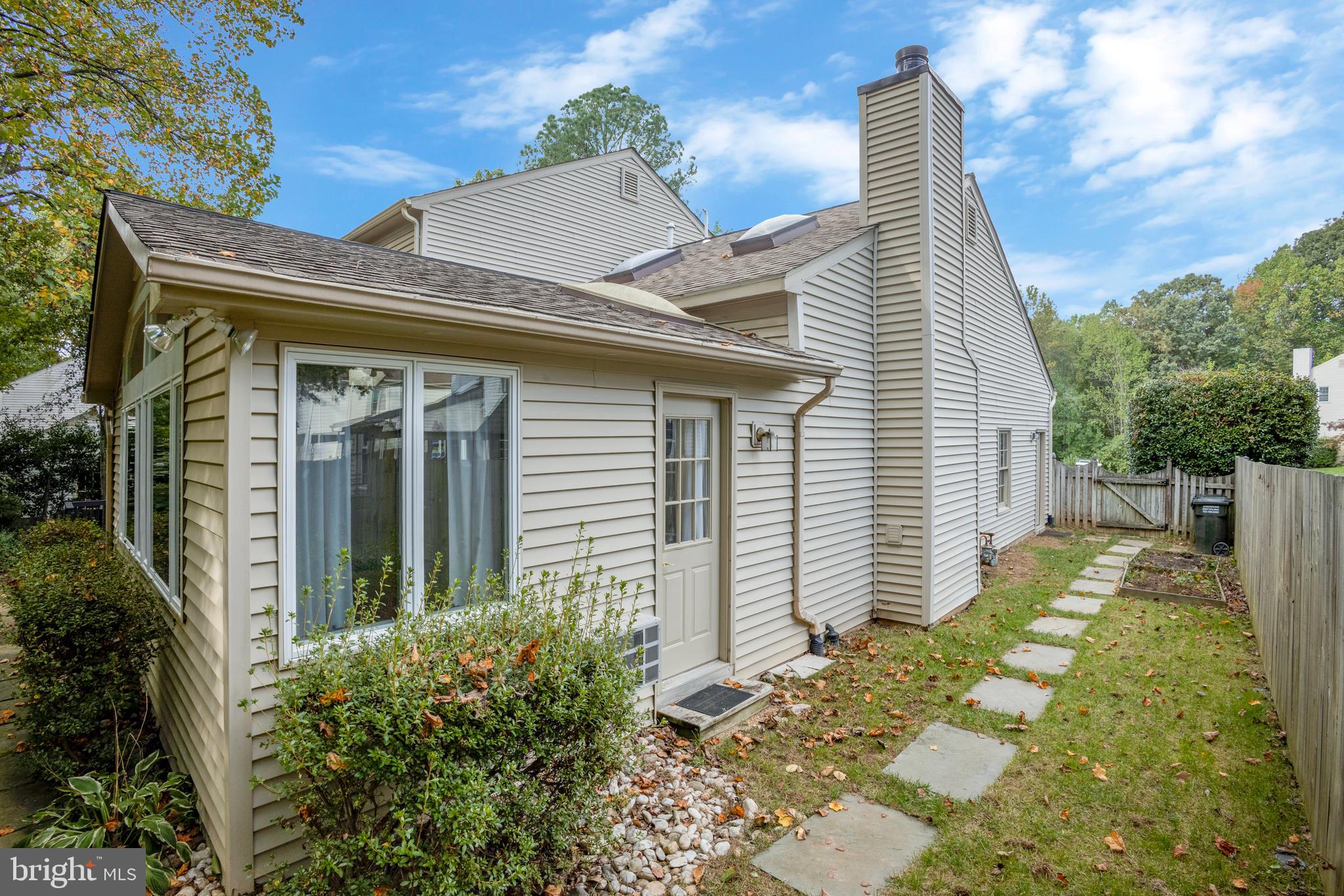 8711 Shadowlake Way Springfield, VA 22153 - Photo 42 of 49 Side View