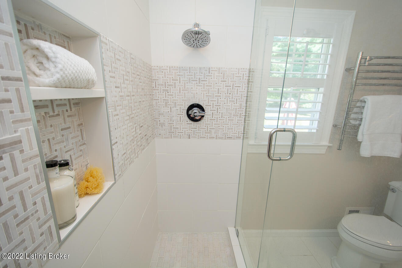 12129 Maplewood Road Goshen, KY 40026 - Photo 24 of 54 Primary Bath