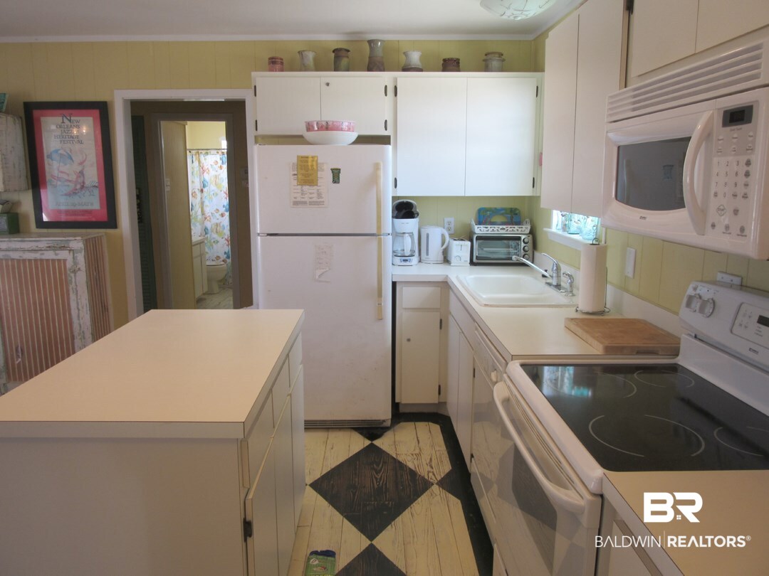 574 Our Road Gulf Shores, AL 36542 - Photo 14 of 32 Kitchen