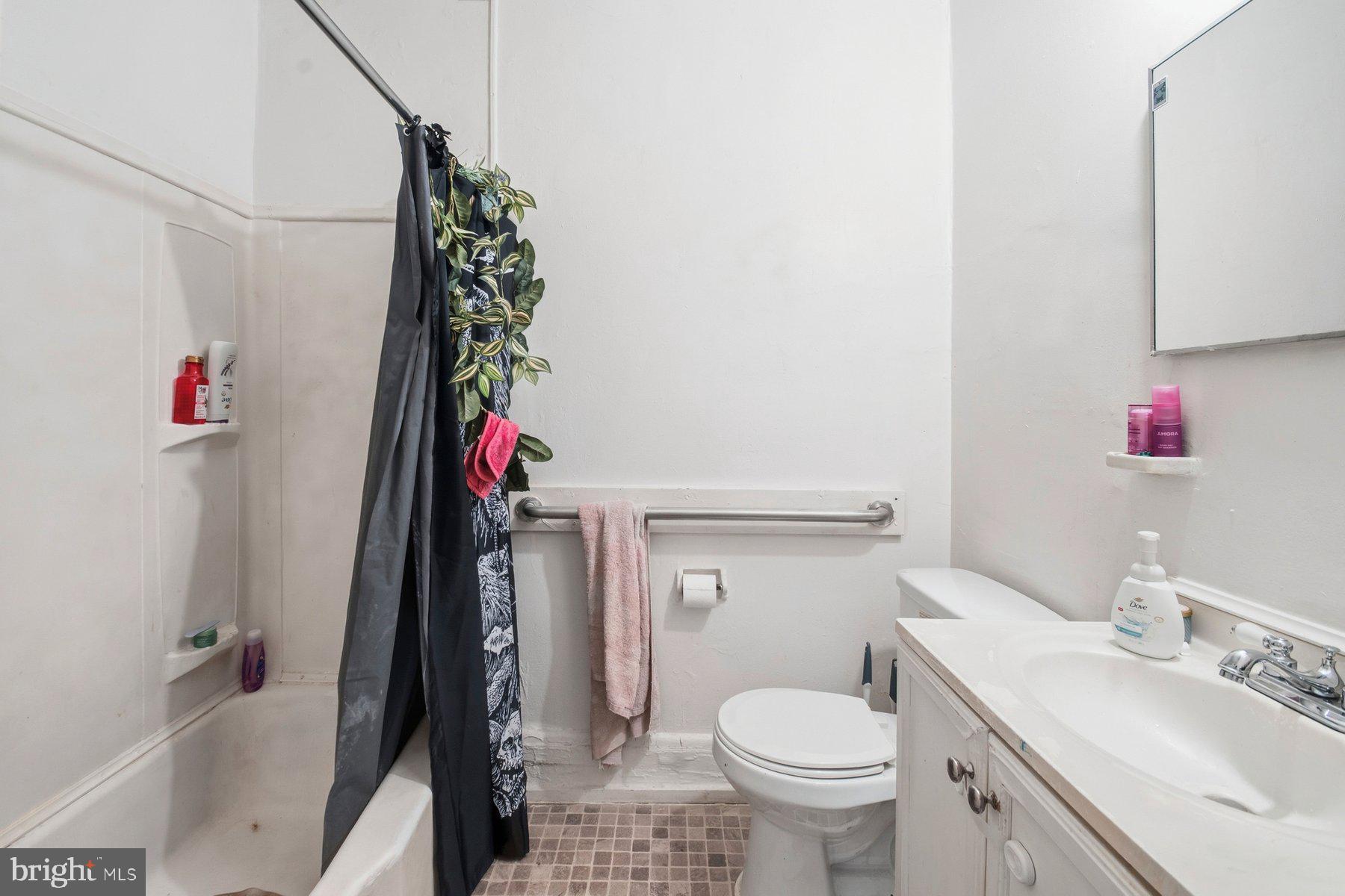 5210 Brookwood Road Baltimore, MD 21225 - Photo 5 of 24
