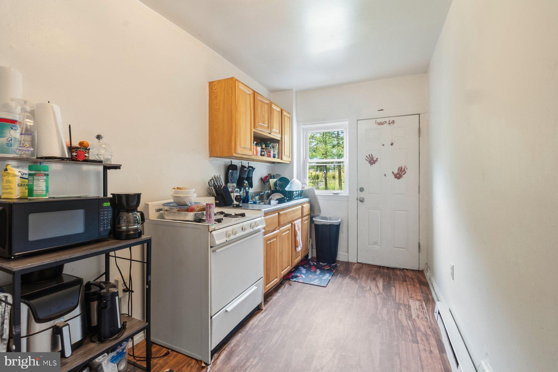 5210 Brookwood Road Baltimore, MD 21225 - Photo 6 of 24