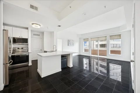 $275,000 | 3505 Sage Road, Unit 1106, Houston, TX 77056