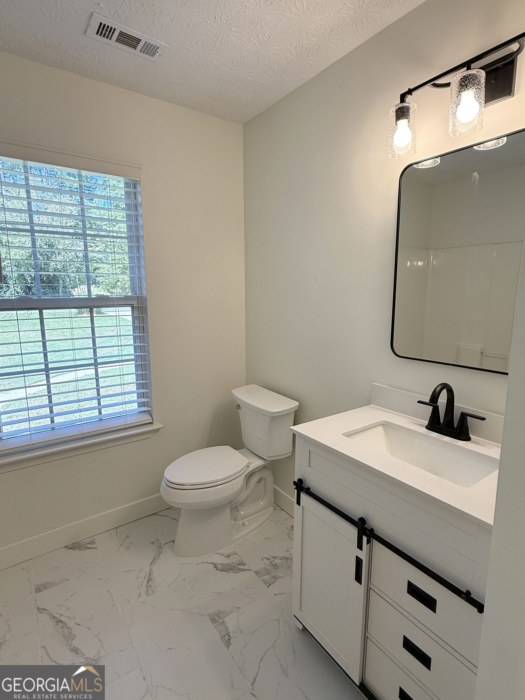 244 Country Club Road Newnan, GA 30263 - Photo 9 of 38 Gallery Image 9