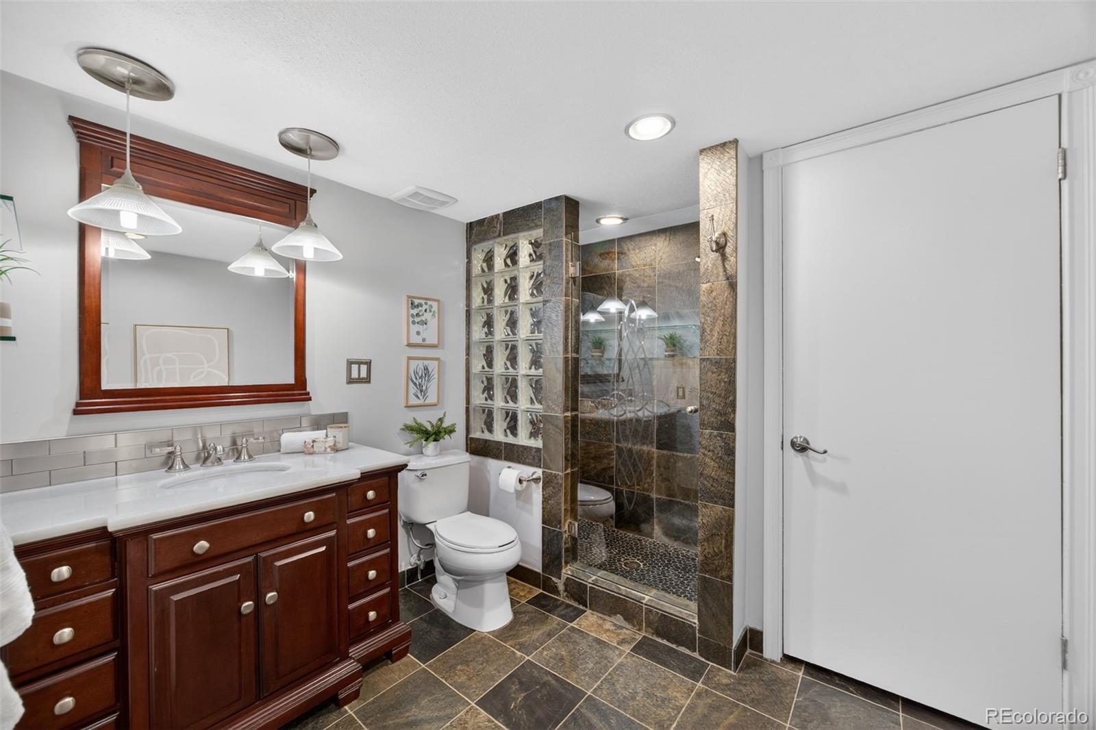 4250 South Olive Street, Unit 111 Denver, CO 80237 - Photo 18 of 26