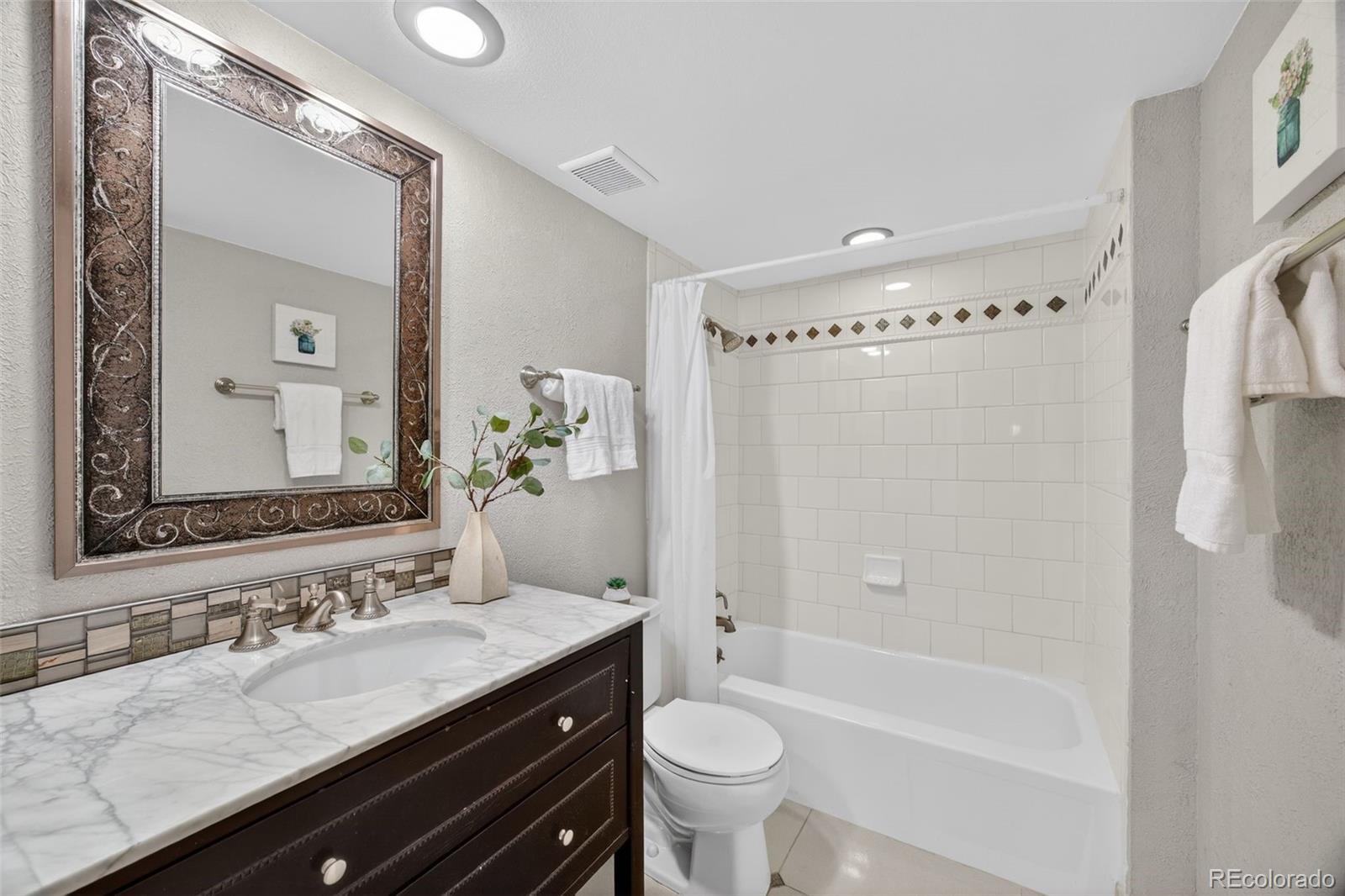 4250 South Olive Street, Unit 111 Denver, CO 80237 - Photo 20 of 26