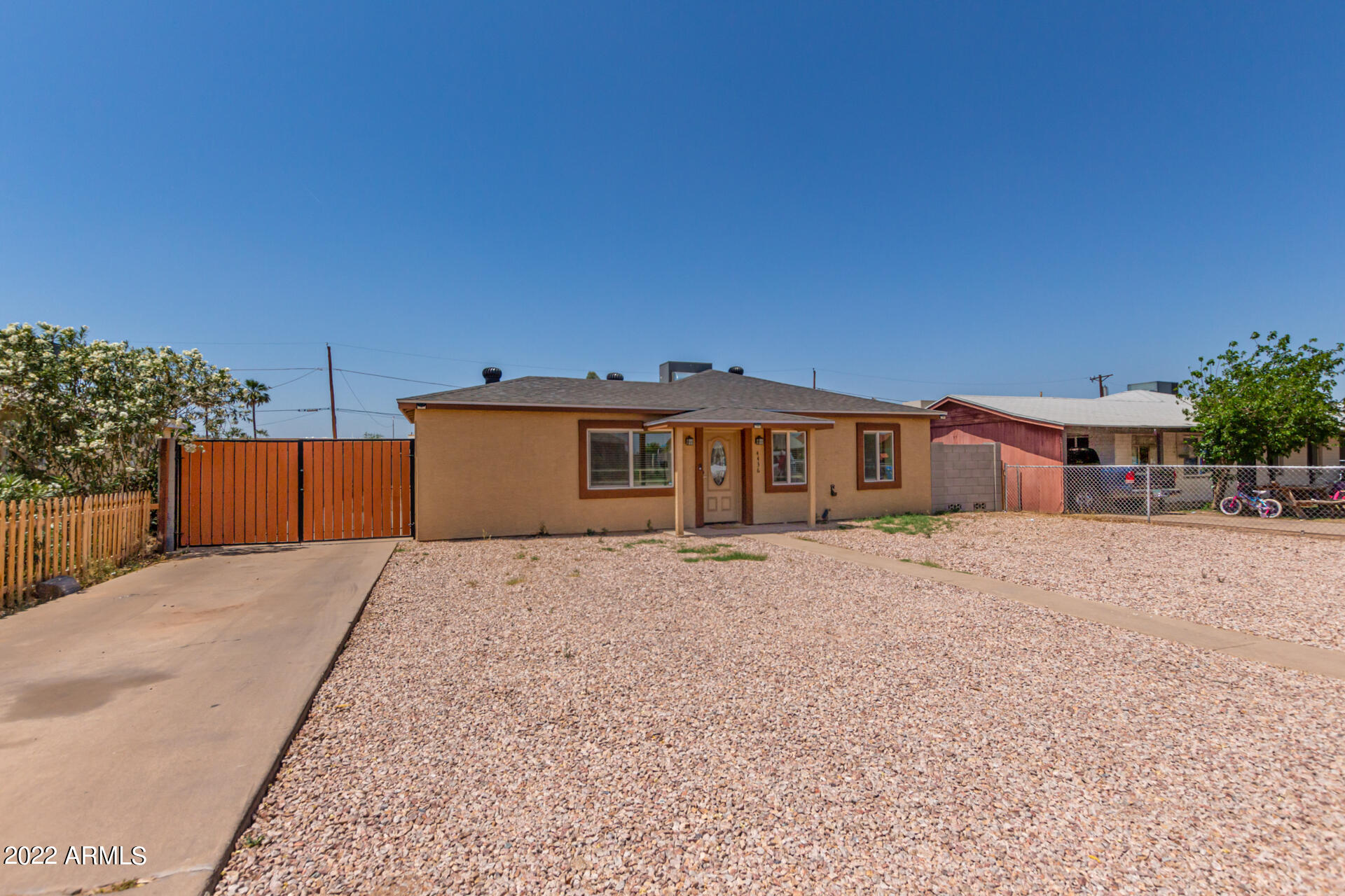 4436 South 19th Street Phoenix, AZ 85040 - Photo 3 of 23 03 - 19th