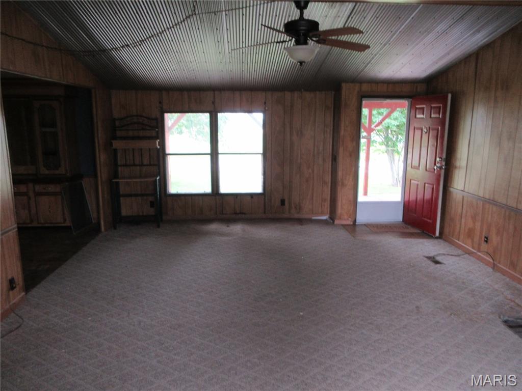 7080 Bee Branch Road Iuka, IL 62849 - Photo 5 of 40