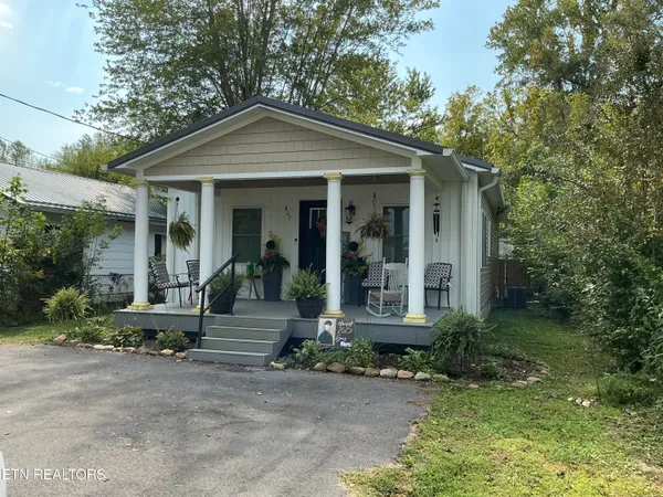 $249,900 | 807 Exeter Avenue, Middlesboro, KY 40965