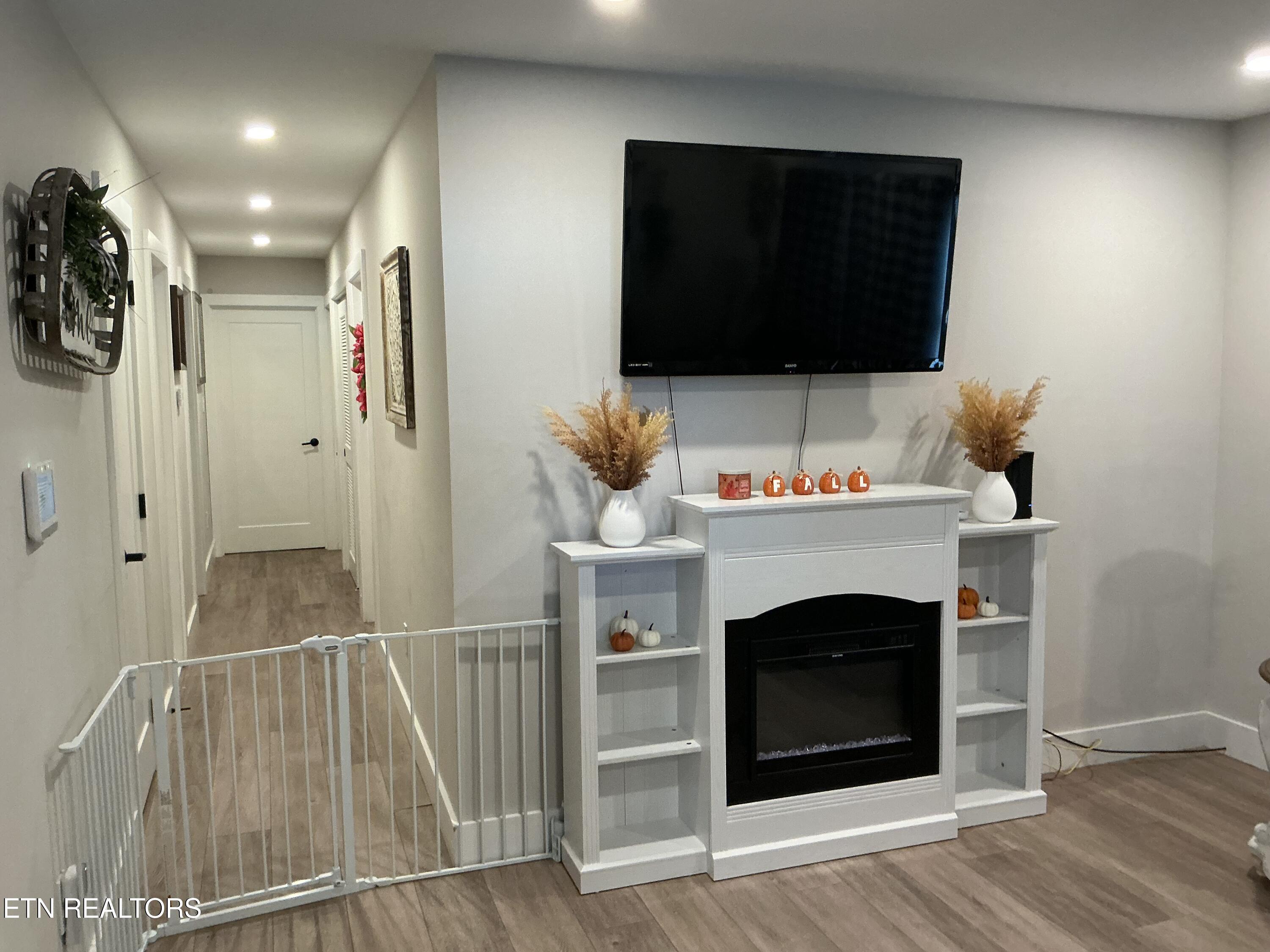 807 Exeter Avenue Middlesboro, KY 40965 - Photo 14 of 35 IMG_2984