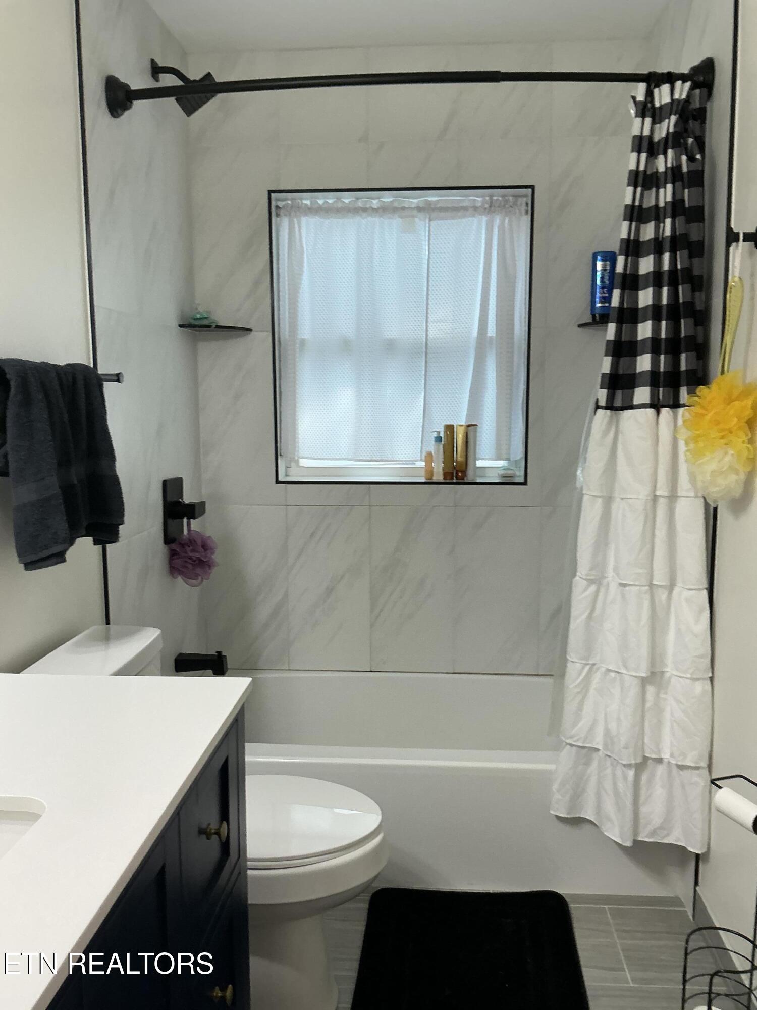 807 Exeter Avenue Middlesboro, KY 40965 - Photo 16 of 35 IMG_2987