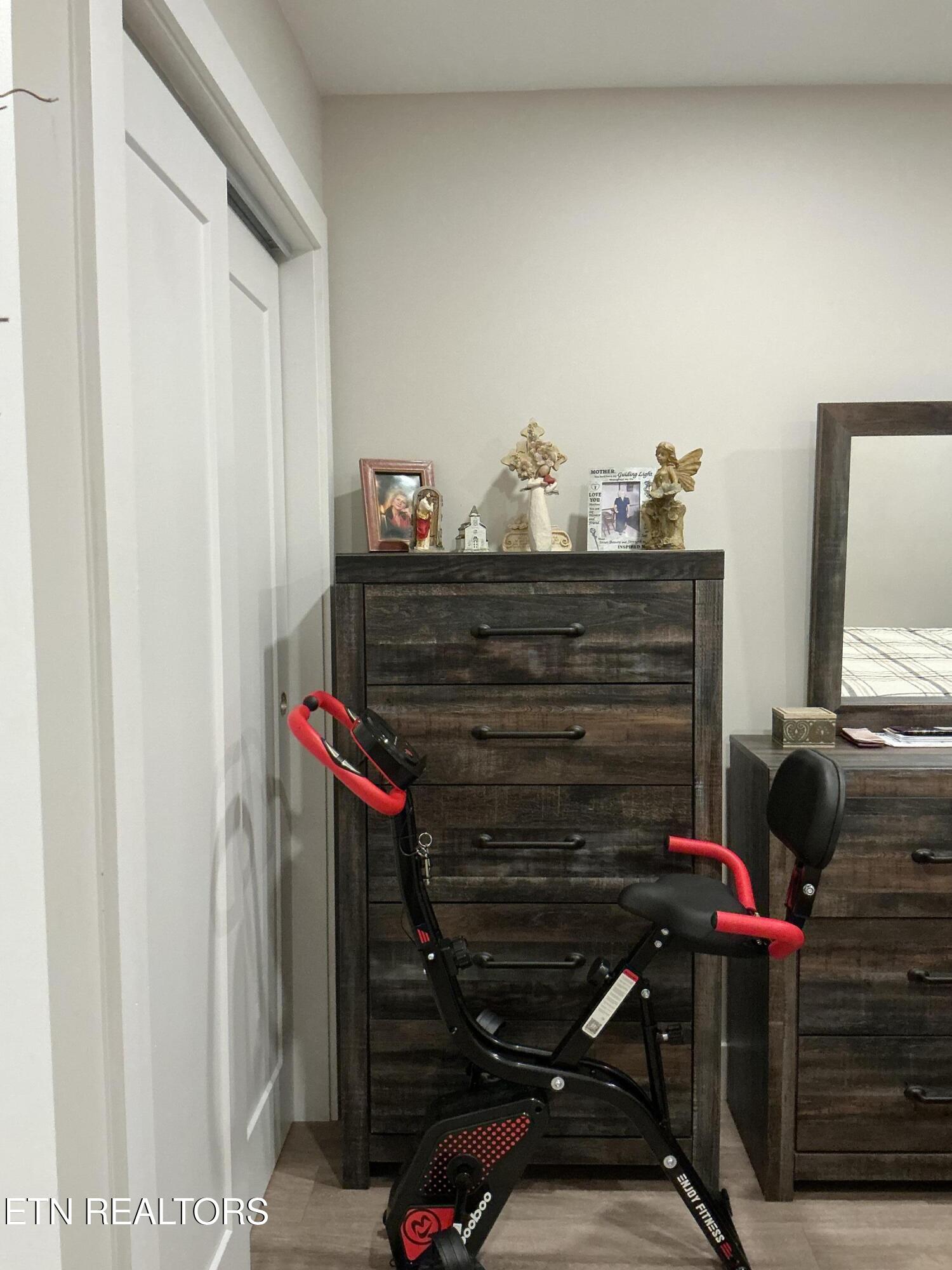 807 Exeter Avenue Middlesboro, KY 40965 - Photo 17 of 35 IMG_2989