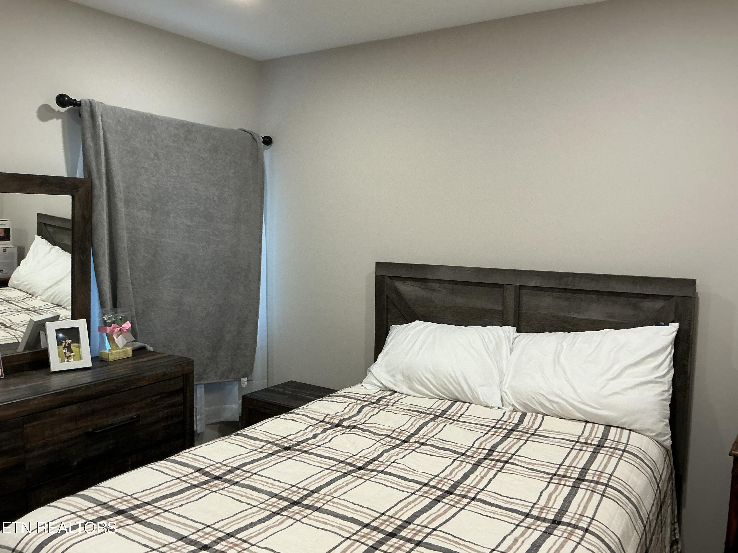 807 Exeter Avenue Middlesboro, KY 40965 - Photo 21 of 35 IMG_2991