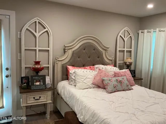 $249,900 | 807 Exeter Avenue, Middlesboro, KY 40965