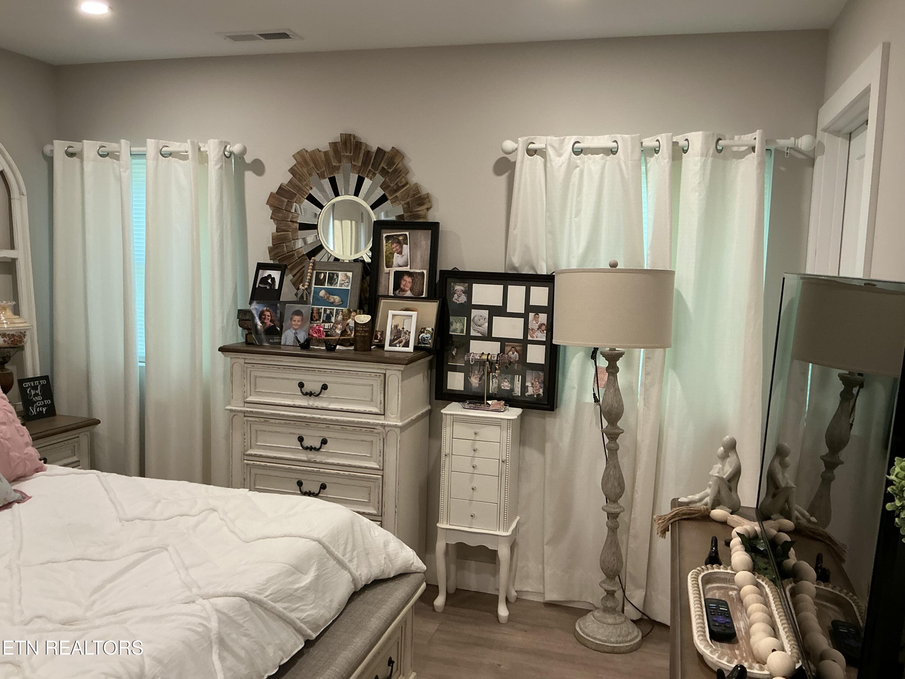 807 Exeter Avenue Middlesboro, KY 40965 - Photo 25 of 35 IMG_2999