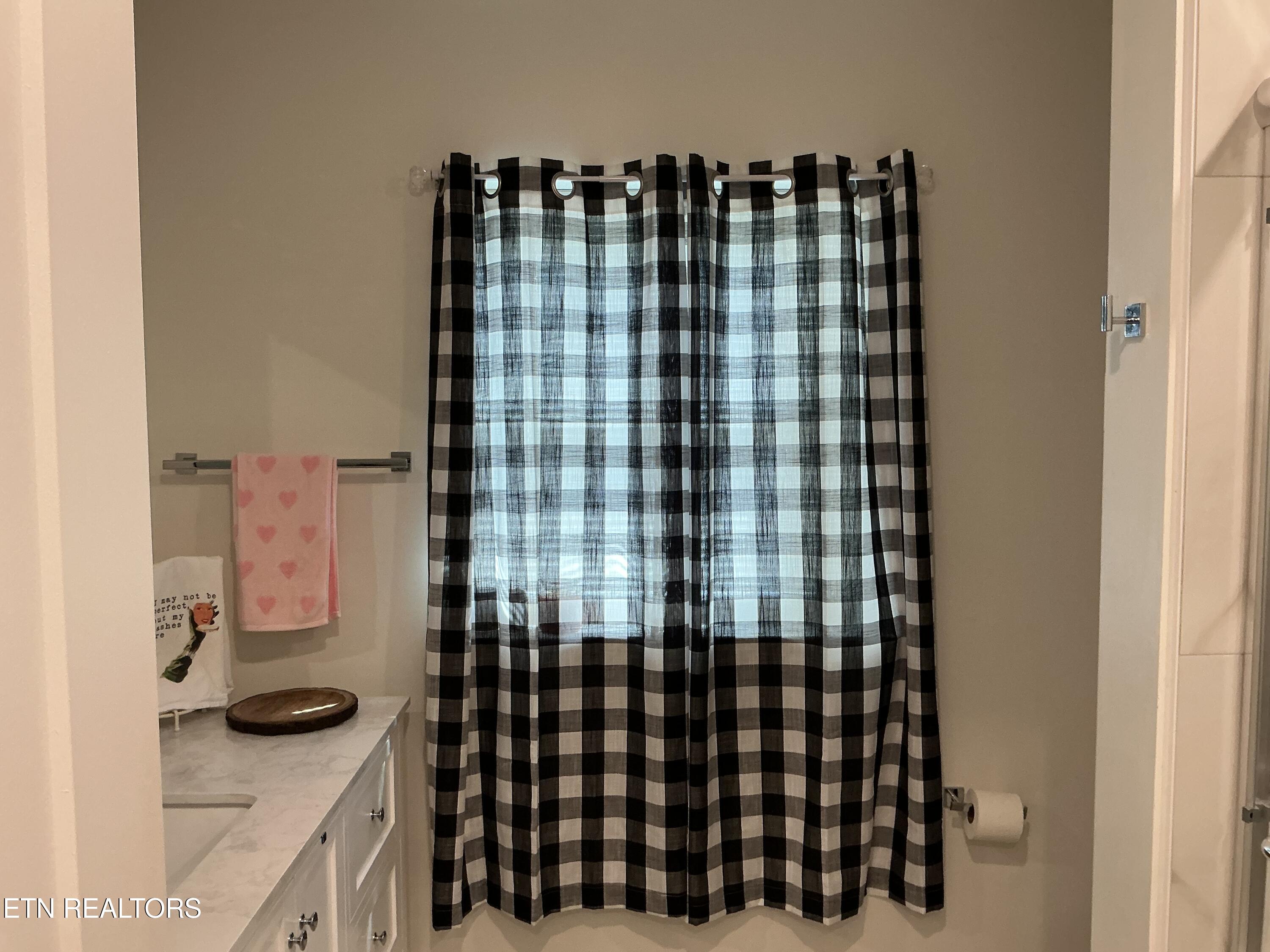 807 Exeter Avenue Middlesboro, KY 40965 - Photo 27 of 35 IMG_3001