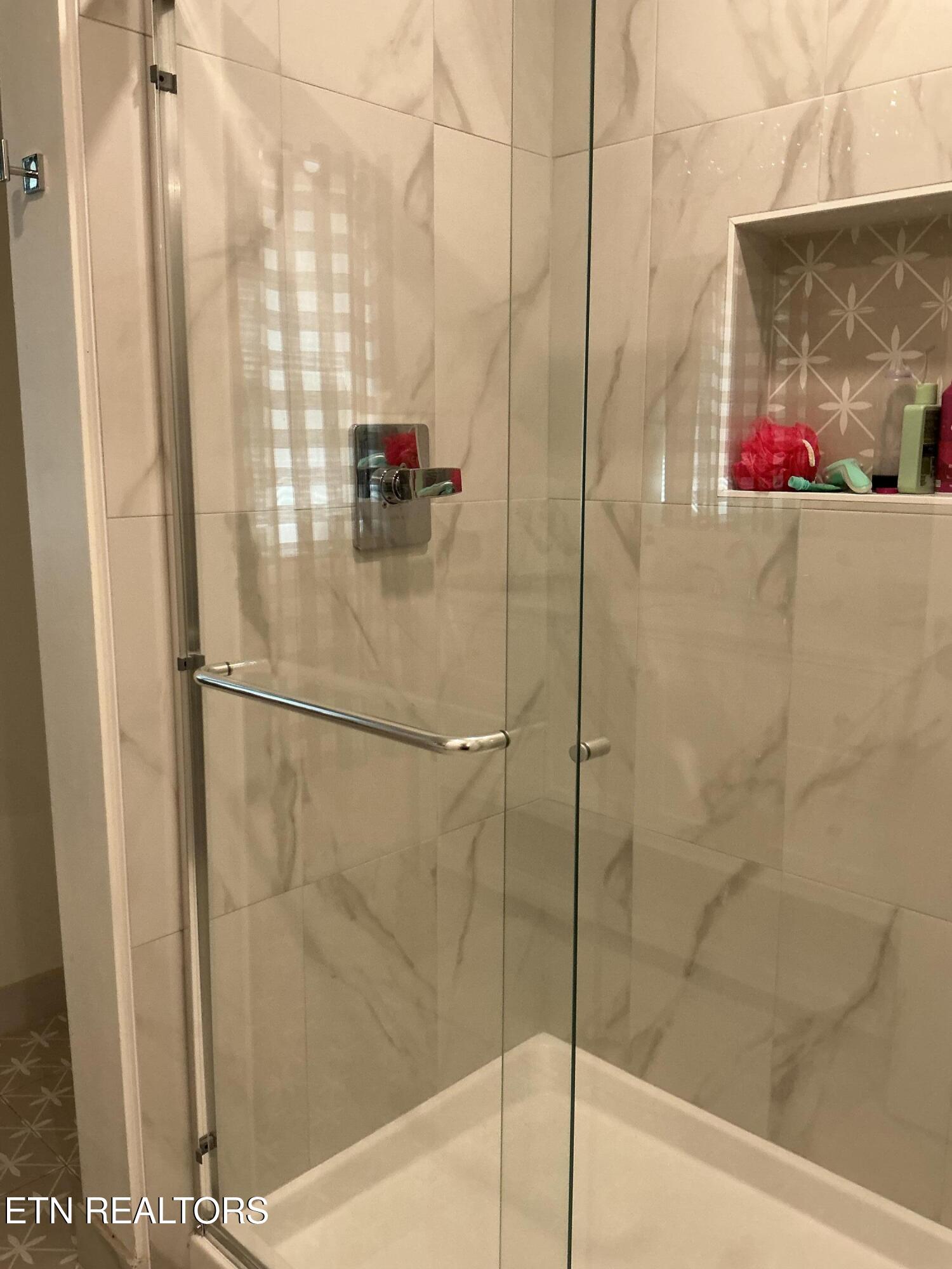 807 Exeter Avenue Middlesboro, KY 40965 - Photo 28 of 35 IMG_3003