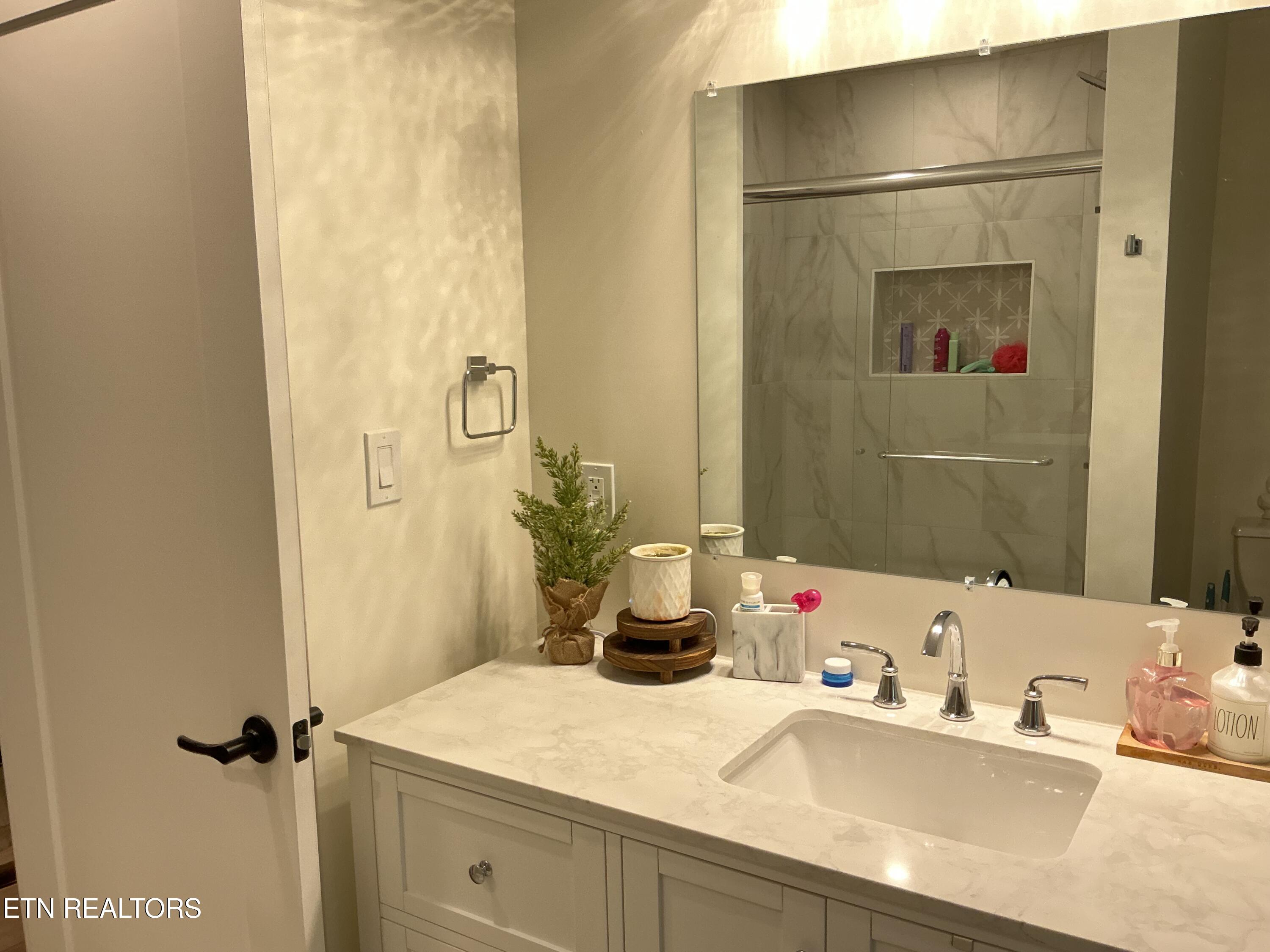 807 Exeter Avenue Middlesboro, KY 40965 - Photo 30 of 35 IMG_3005