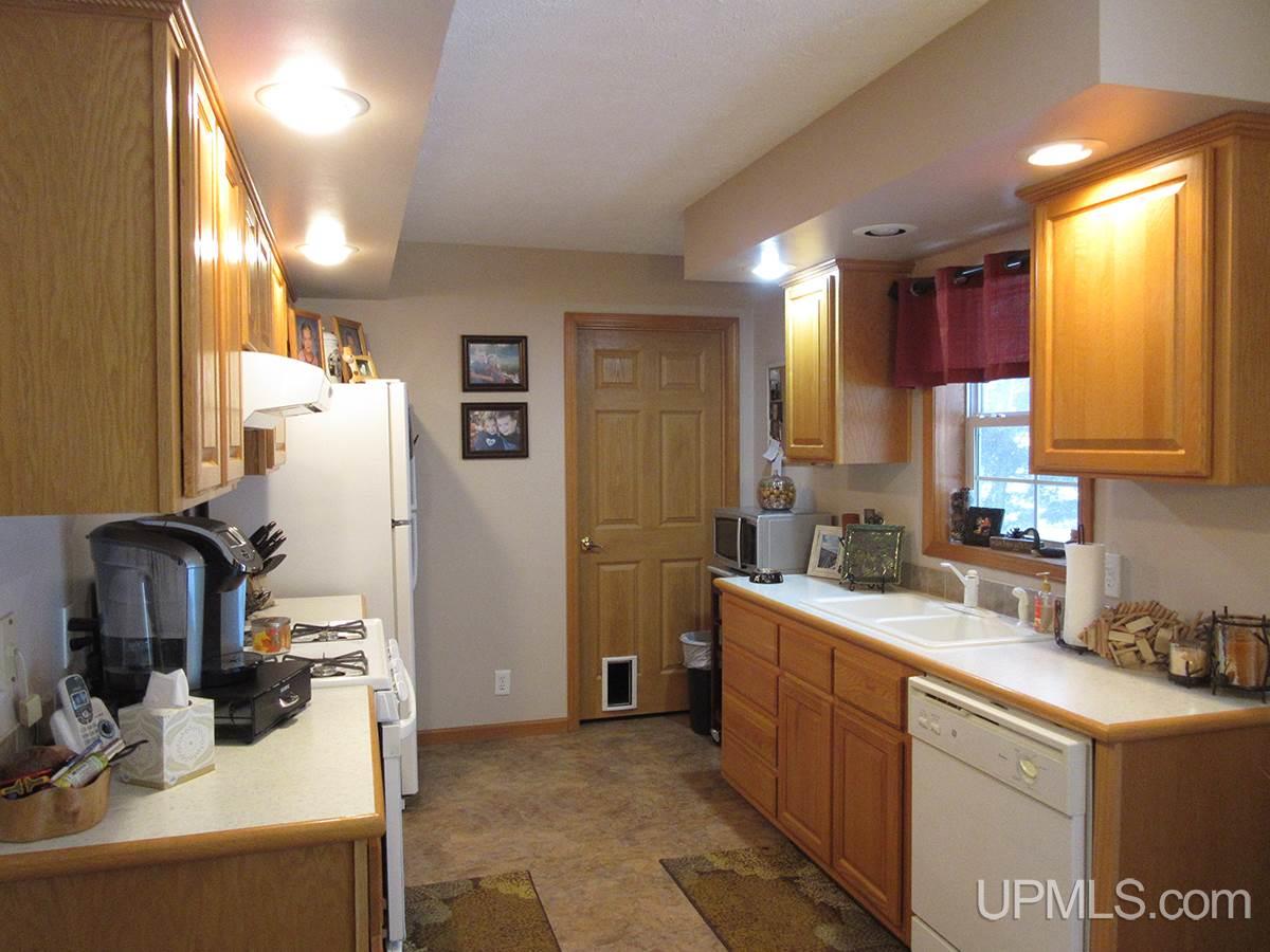 540 East Gulliver Lake Road Gulliver, MI 49840 - Photo 22 of 30