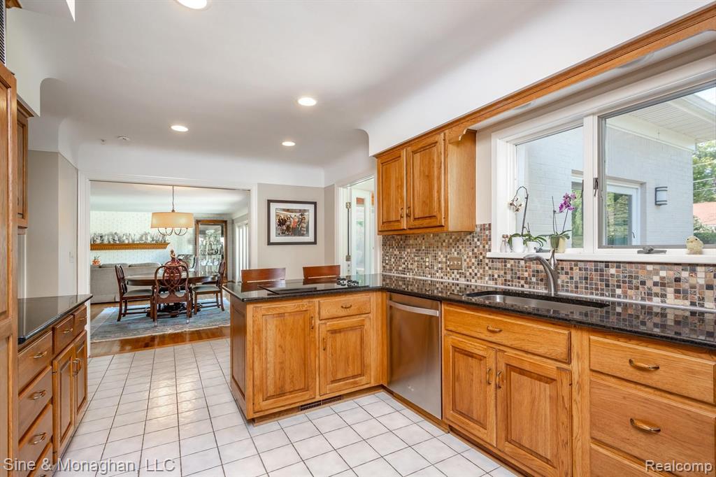 80 Shoreham Road Grosse Pointe Shores, MI 48236 - Photo 10 of 74