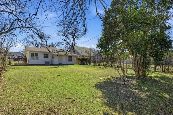 $299,000 | 2607 Fort Avenue, Waco, TX 76707