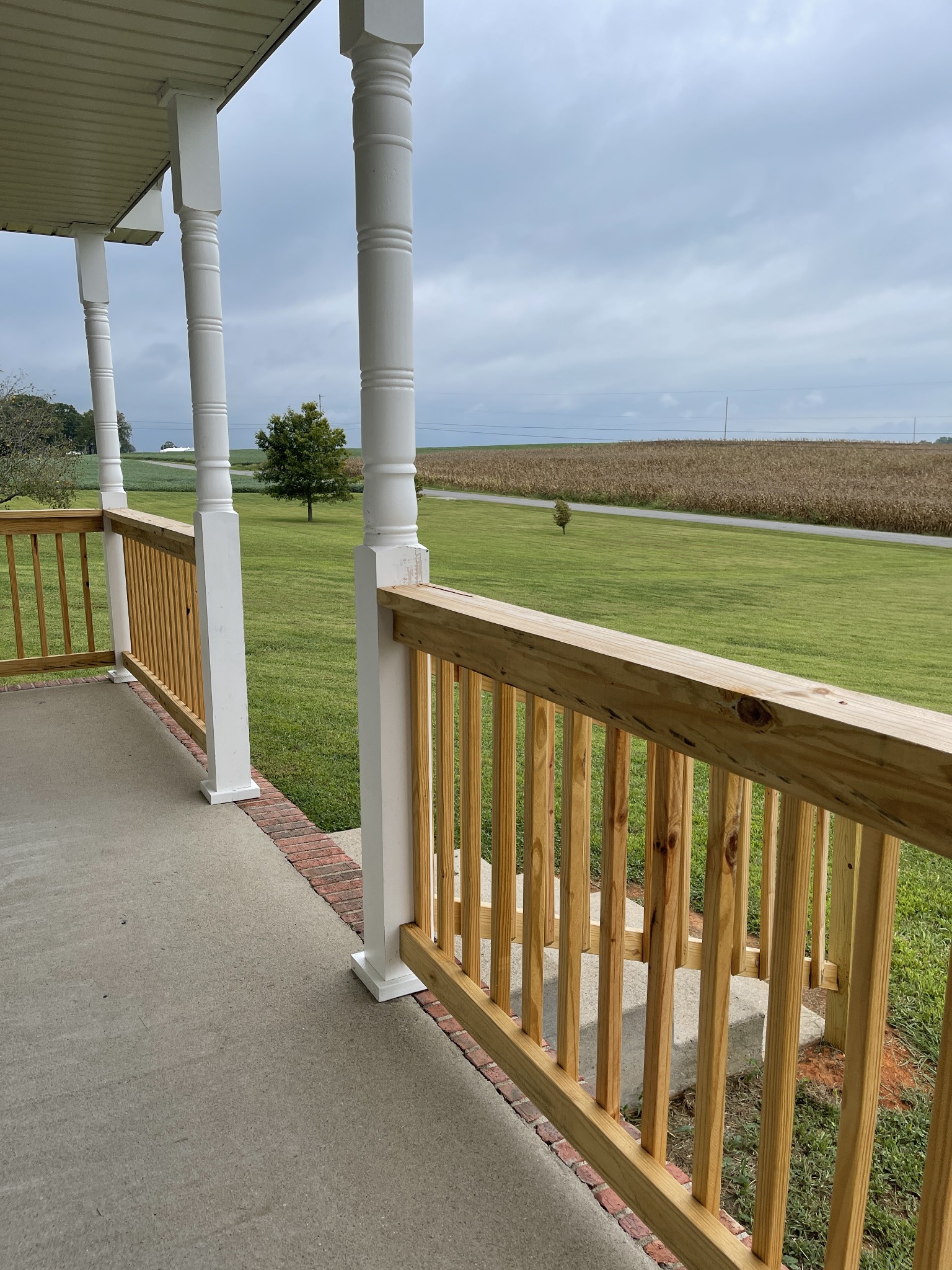 5976 Fred Perry Road Springfield, TN 37172 - Photo 5 of 27 a view of an ocean from a balcony