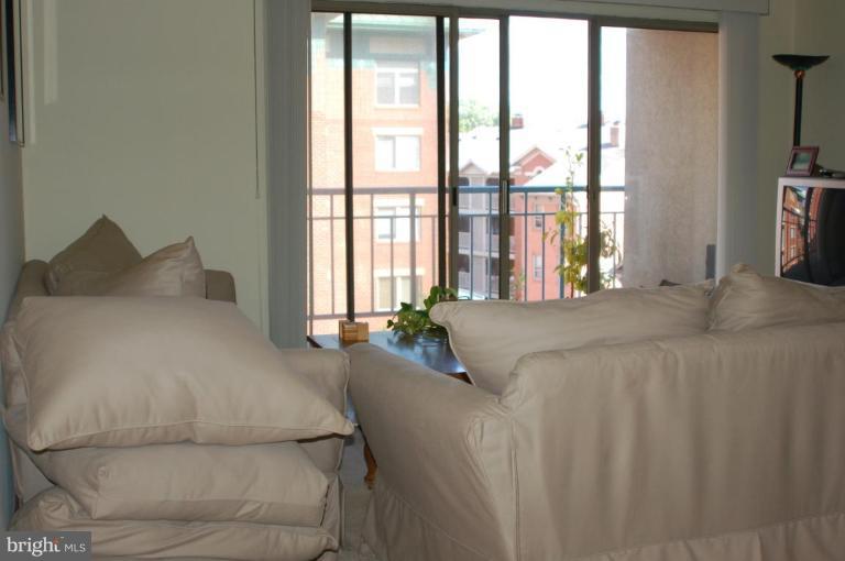 505 East Braddock Road, Unit 407 Alexandria, VA 22314 - Photo 16 of 16 Living Room