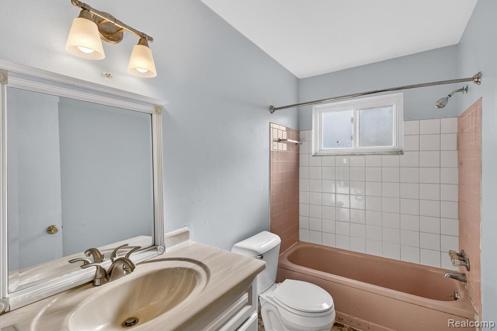 25301 Five Mile Road, Unit 109 Redford, MI 48239 - Photo 16 of 22