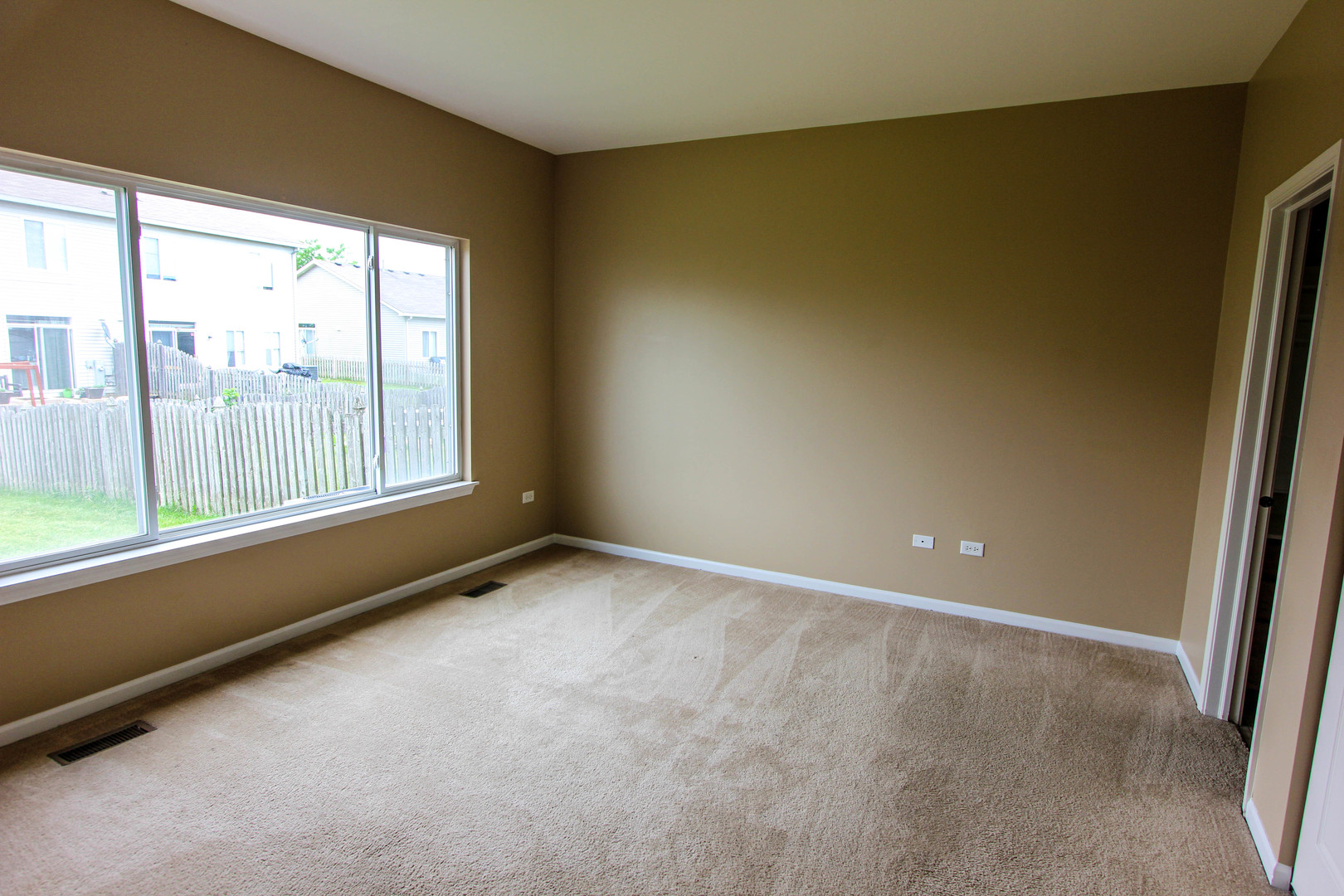 3020 Hoffman Street Plano, IL 60545 - Photo 3 of 32