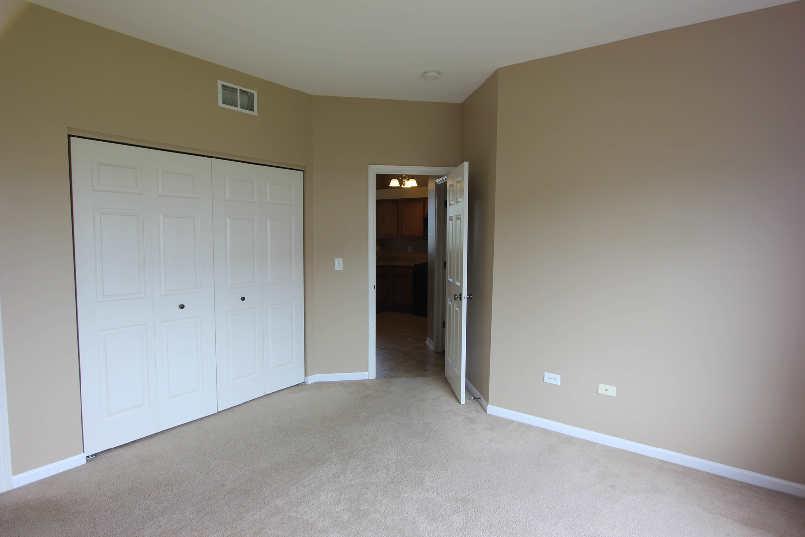 3020 Hoffman Street Plano, IL 60545 - Photo 5 of 32