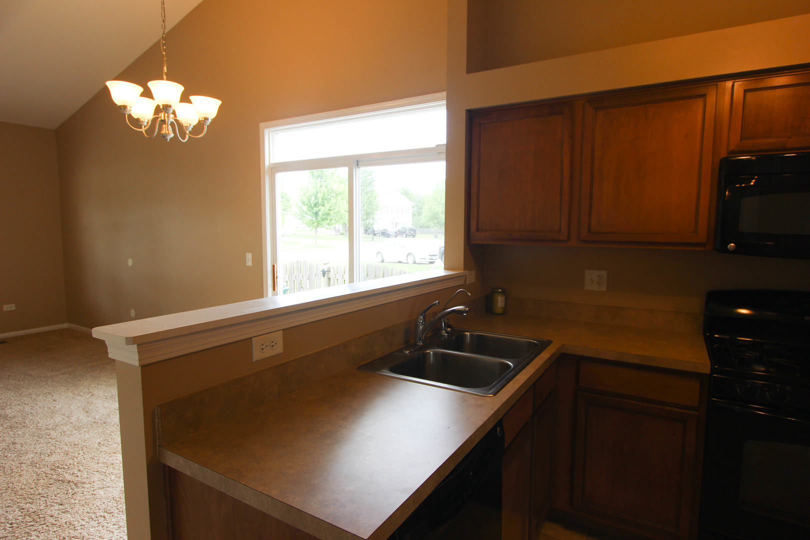 3020 Hoffman Street Plano, IL 60545 - Photo 8 of 32