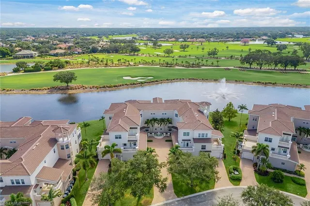 $995,000 | 558 Avellino Isles Circle, Unit 14102, Naples, FL 34119