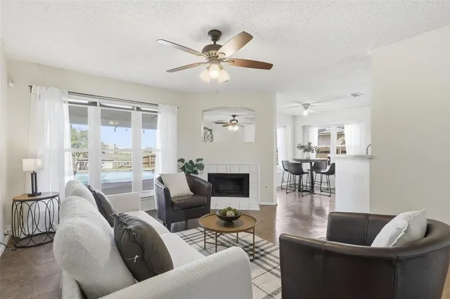 $409,900 | 848 Stafford Station Drive, Saginaw, TX 76131