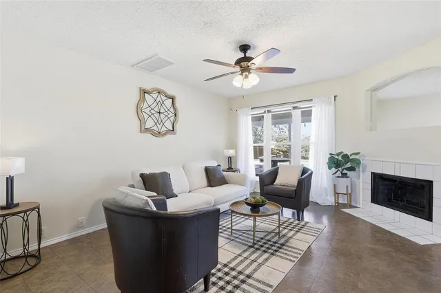 $409,900 | 848 Stafford Station Drive, Saginaw, TX 76131