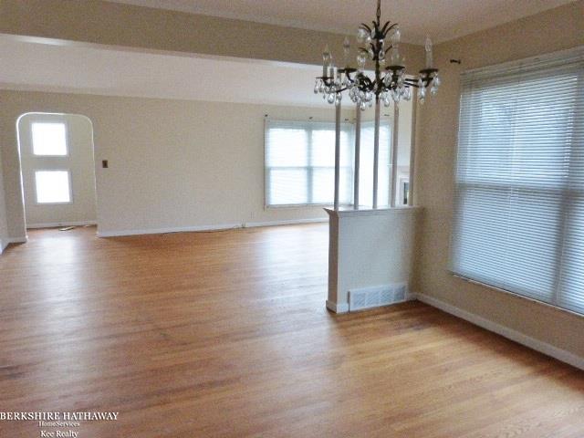482 Lexington Road Grosse Pointe, MI 48236 - Photo 8 of 25 31367705-7.JPG