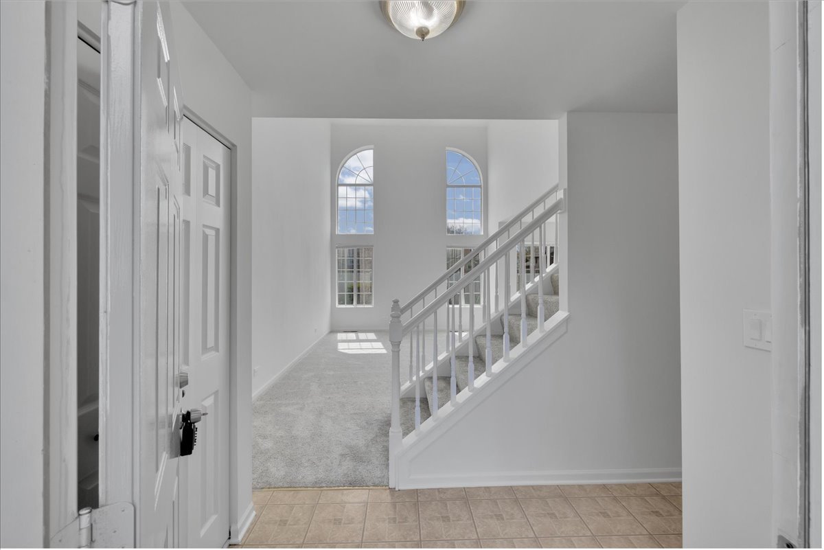 1137 Longford Road Bartlett, IL 60103 - Photo 7 of 33