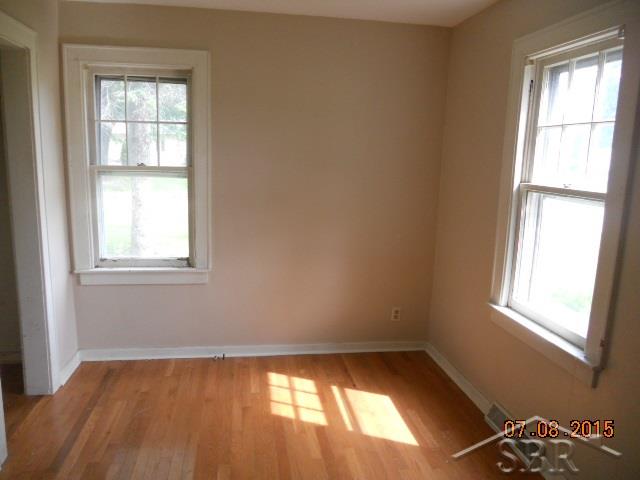 1125 Midland Road Saginaw, MI 48638 - Photo 4 of 9 31252994-3.JPG