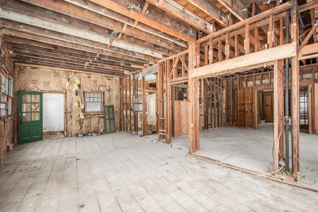 $255,000 | 542 A Street, Jackson, MI 49201