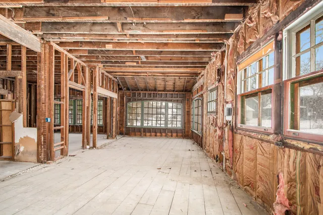 $255,000 | 542 A Street, Jackson, MI 49201