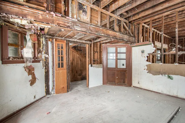 $255,000 | 542 A Street, Jackson, MI 49201