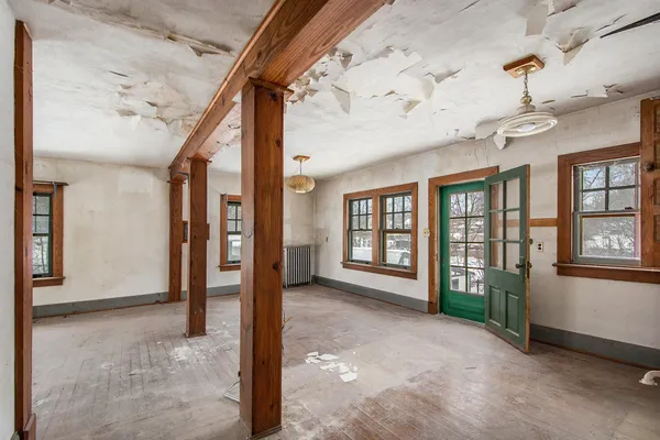 $249,000 | 542 A Street, Jackson, MI 49201