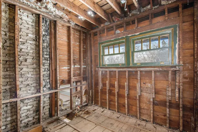 $255,000 | 542 A Street, Jackson, MI 49201