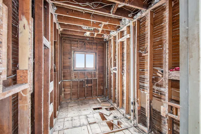 $255,000 | 542 A Street, Jackson, MI 49201