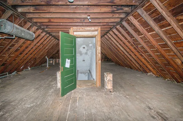 $255,000 | 542 A Street, Jackson, MI 49201