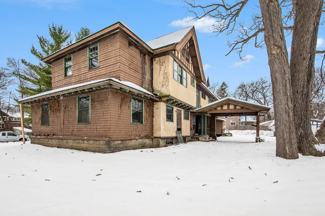 $255,000 | 542 A Street, Jackson, MI 49201