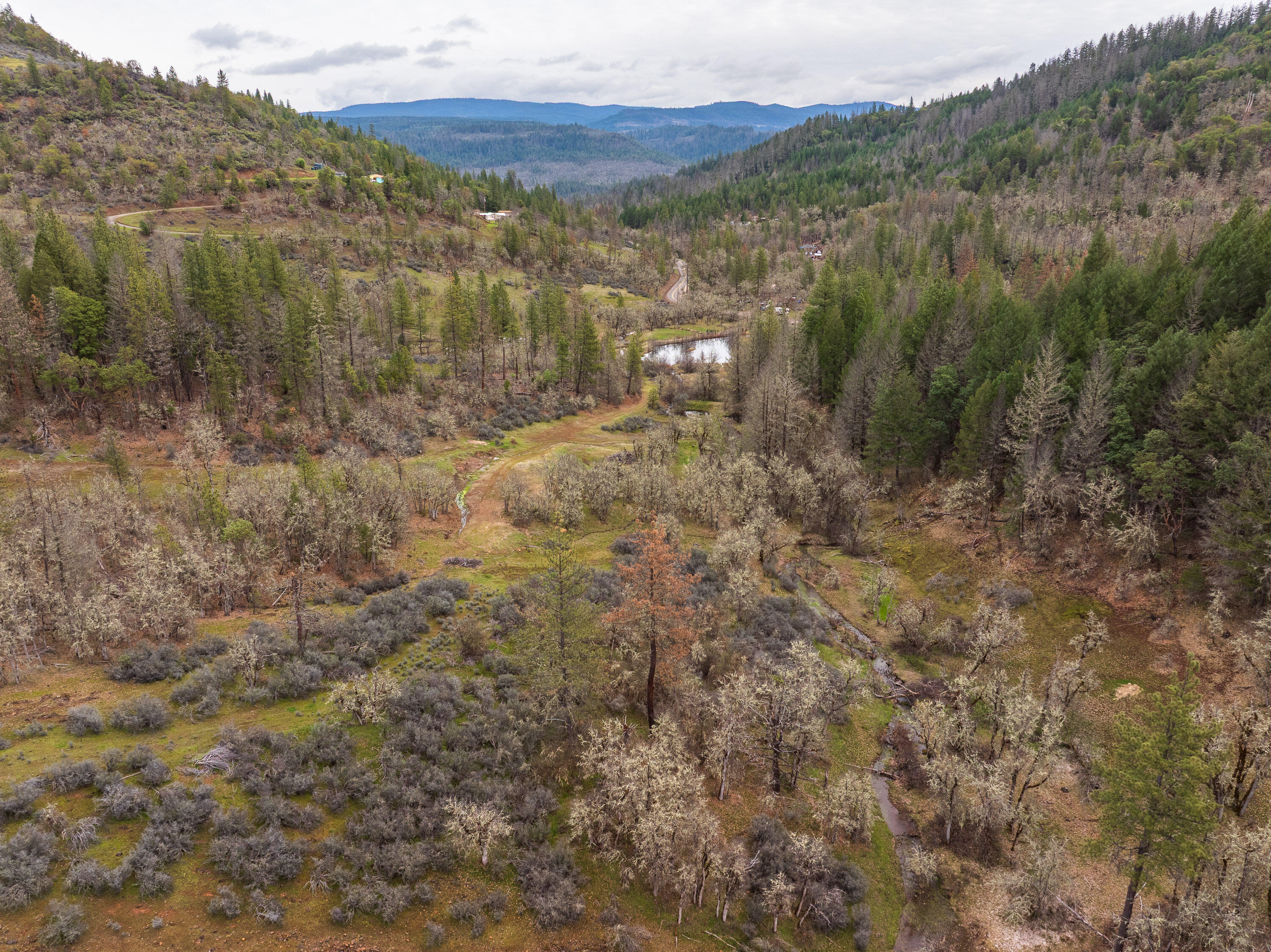2527 Crowfoot Road Eagle Point, OR 97524 - Photo 16 of 24 2527CrowfootRd-015