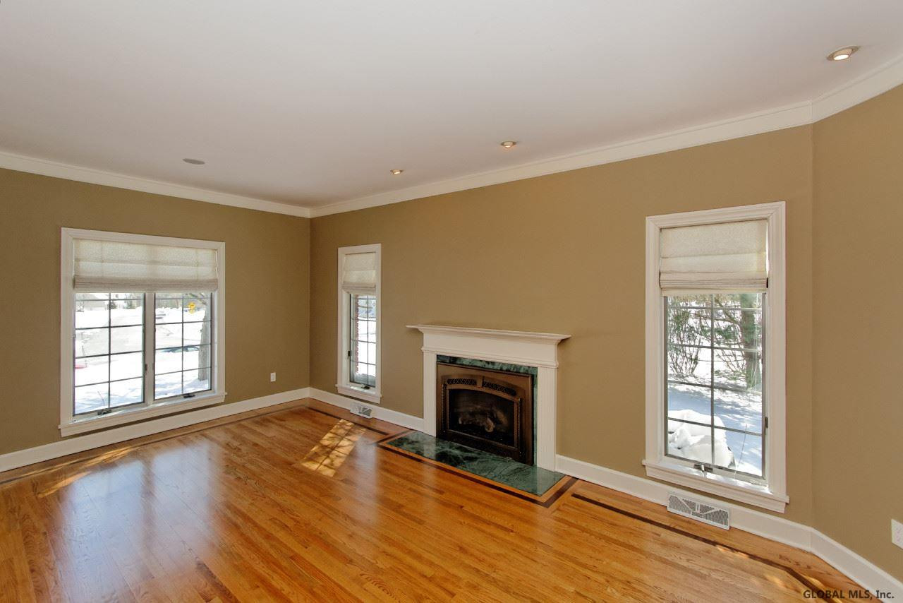 416 Ridgehill Road Schenectady, NY 12303 - Photo 3 of 25 Photo 3