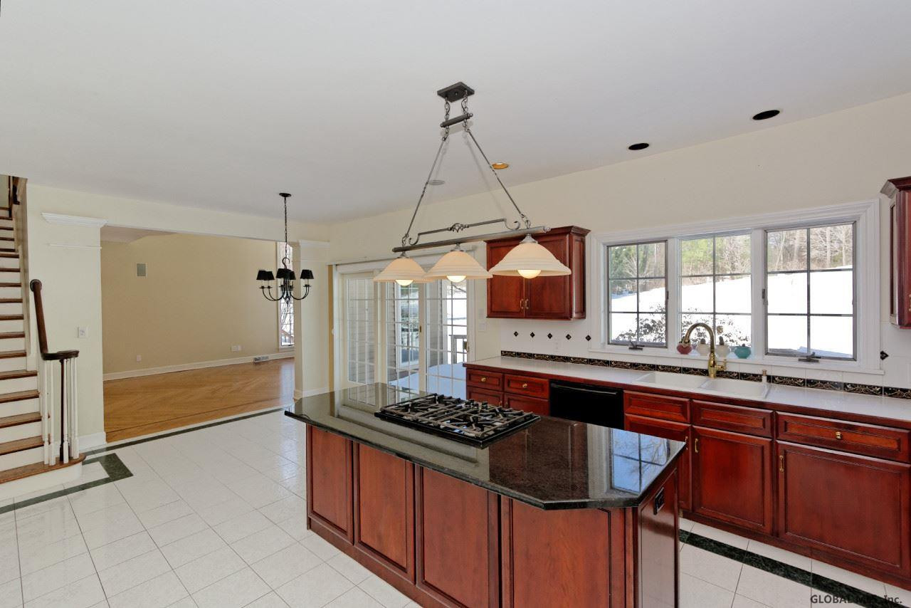 416 Ridgehill Road Schenectady, NY 12303 - Photo 5 of 25 Photo 5